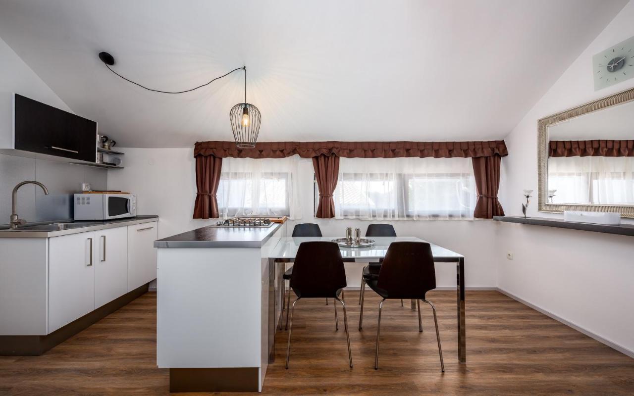 Apartment Katoro Umag Exterior foto